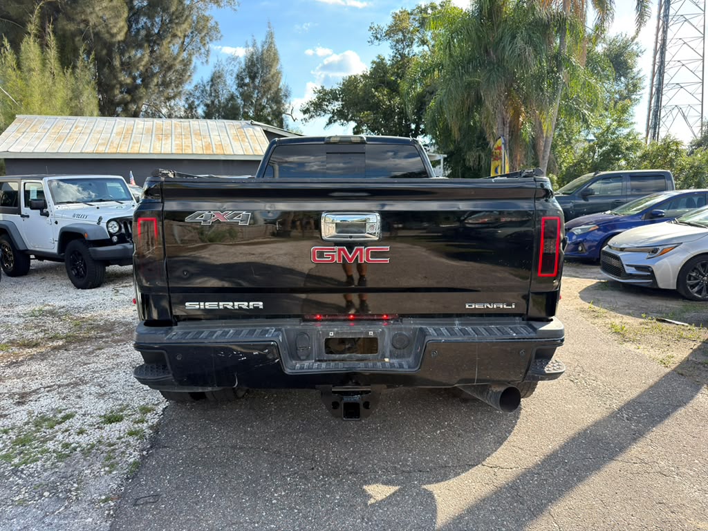 2016 GMC Sierra Denali